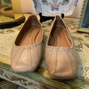 Size 9 (40) Lucky Brand beige flats